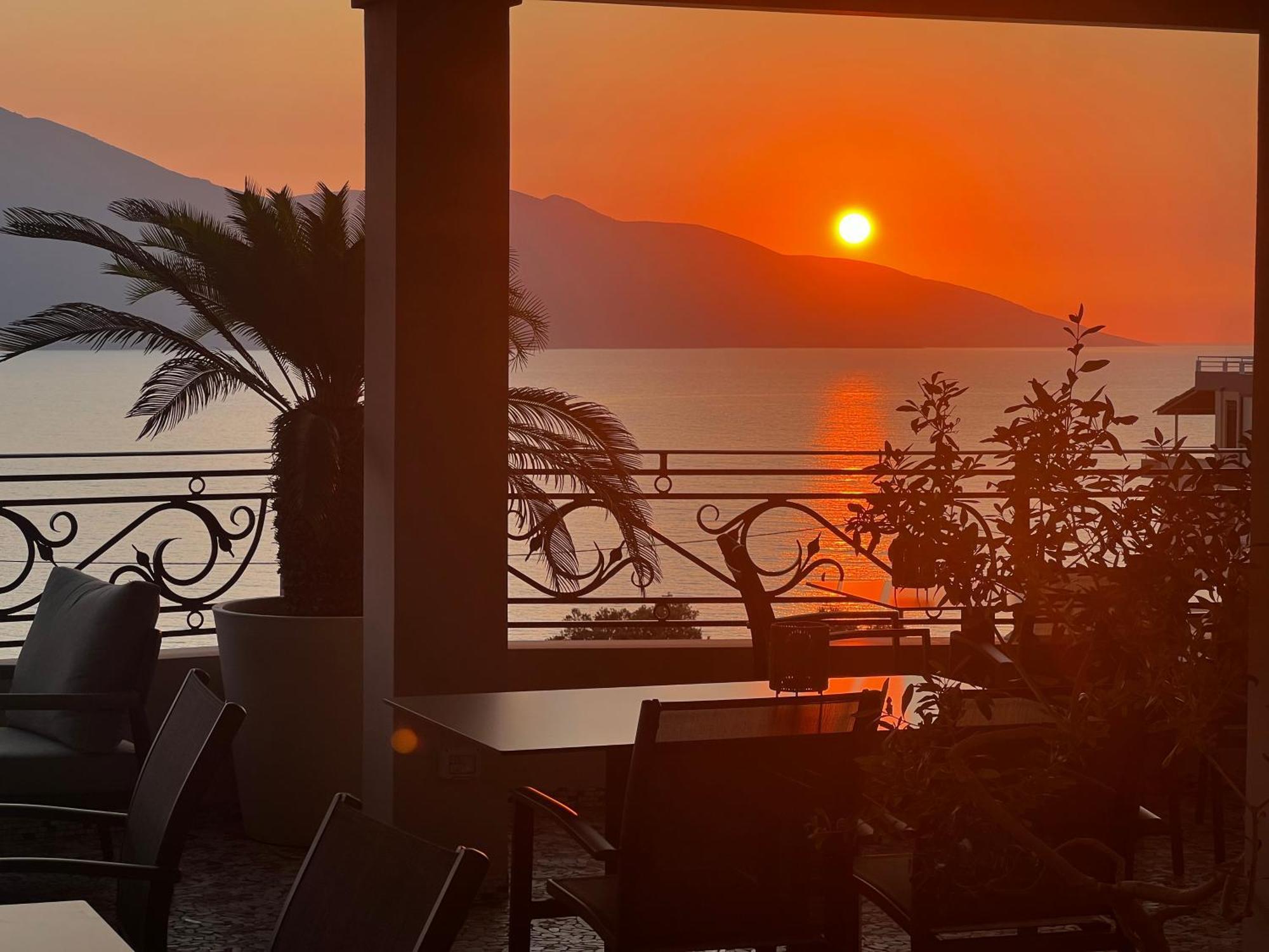 Hotel Majestic Radhimë Εξωτερικό φωτογραφία