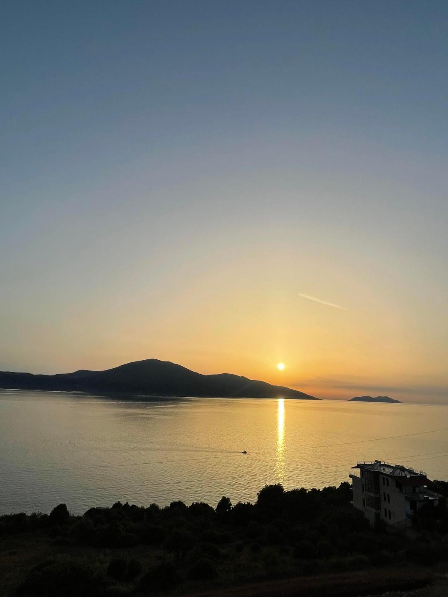 Hotel Majestic Radhimë Εξωτερικό φωτογραφία