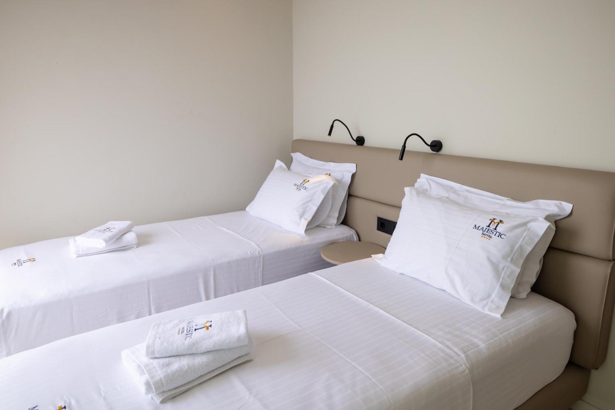 Hotel Majestic Radhimë Εξωτερικό φωτογραφία