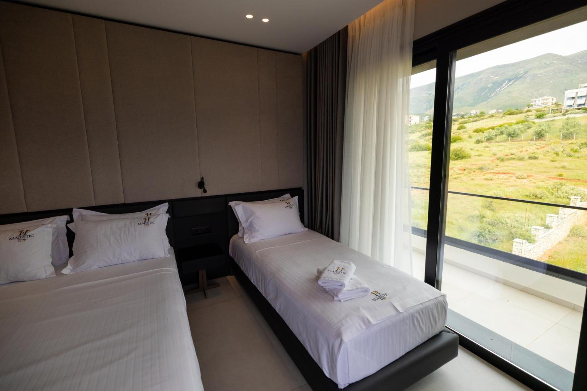 Hotel Majestic Radhimë Εξωτερικό φωτογραφία